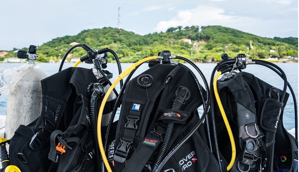 Scuba diving equipment prepared for a Discover Scuba Diving session in Roatan